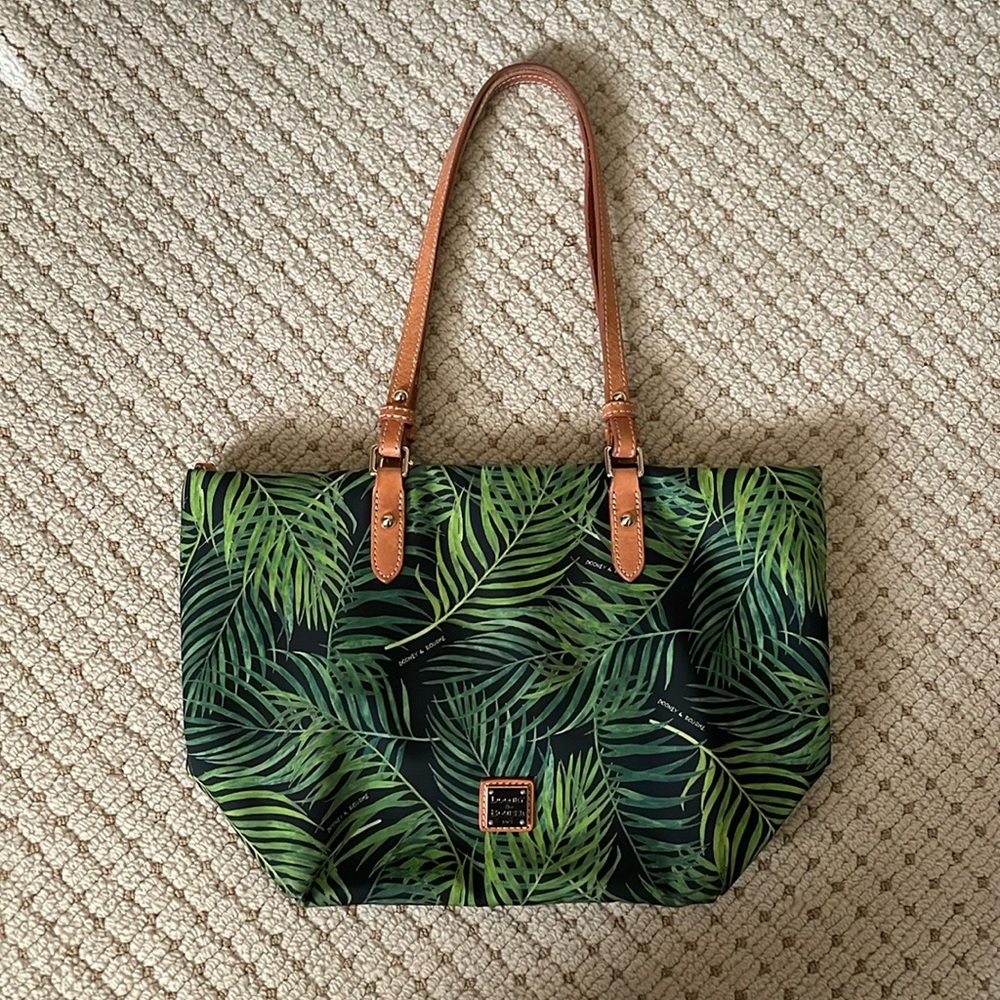 Dooney & Bourke🌴 Siesta Palm Shoulder Bag Purse w/ Zipper Entry & Gold Hardware